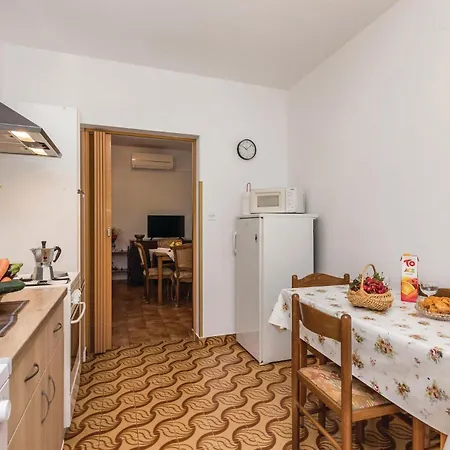 Beautiful In With House Sea View Holiday home