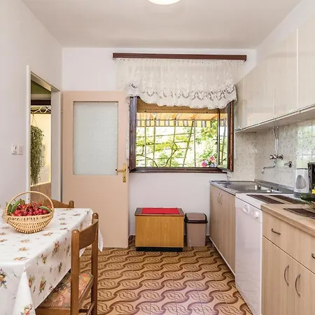 Beautiful In With House Sea View